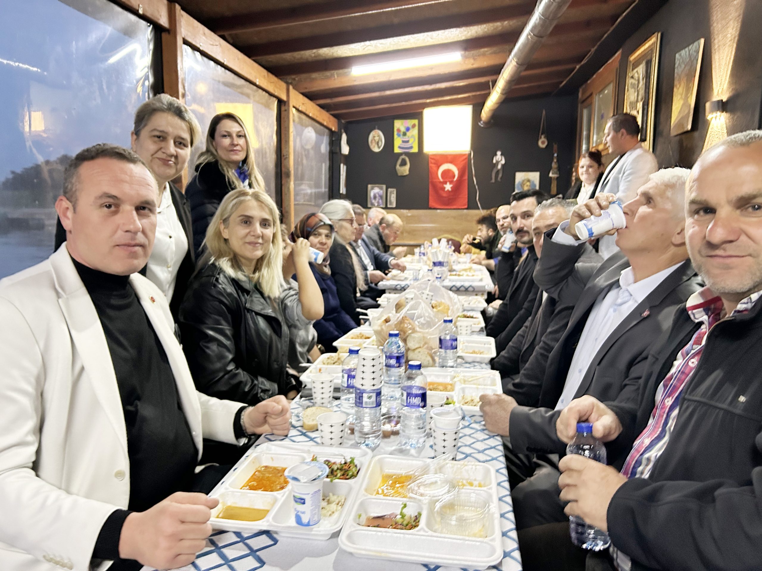 Merkez Sağ Parti kuruluşunu tamamlıyor