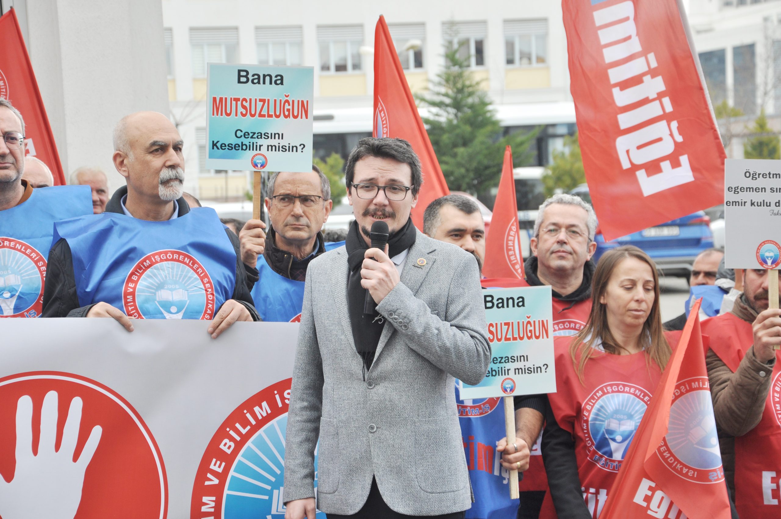 EĞİTİMDE ŞİDDET DURDURULAMIYOR
