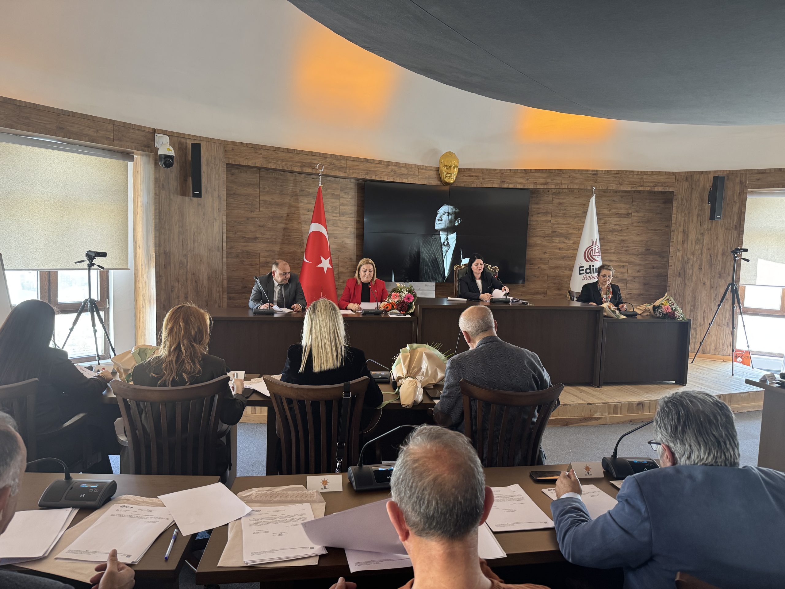 Meclis üyeleri arasında tartışma