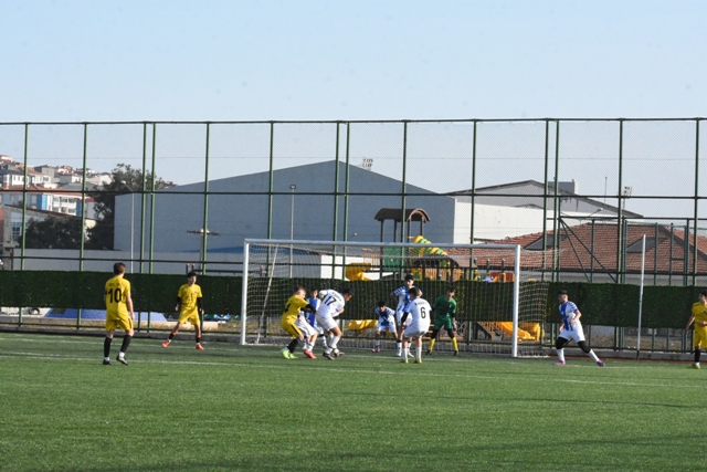 100. Yılspor liderliği bırakmak istemiyor