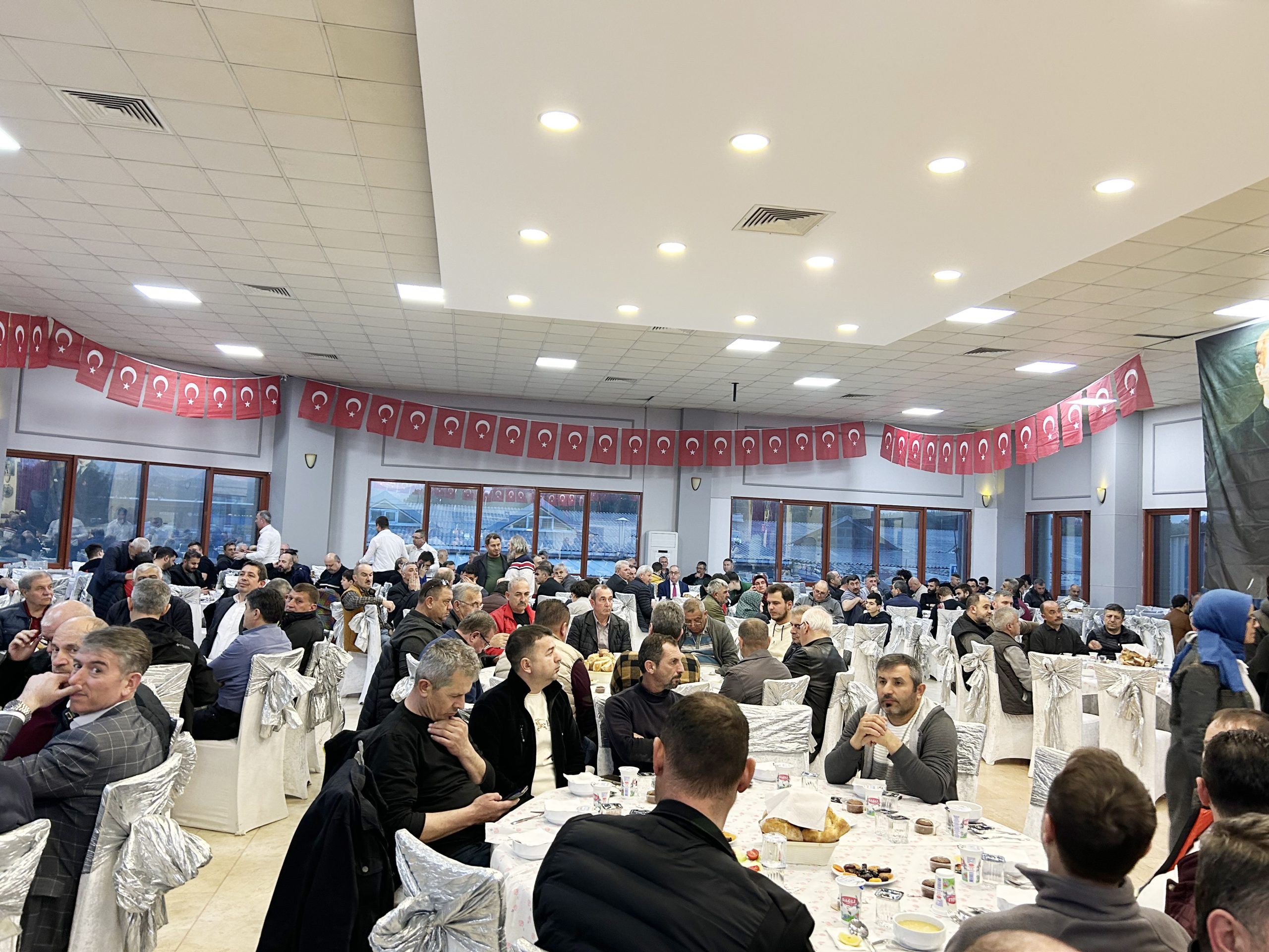Tekirdağ esnafı iftarda buluştu