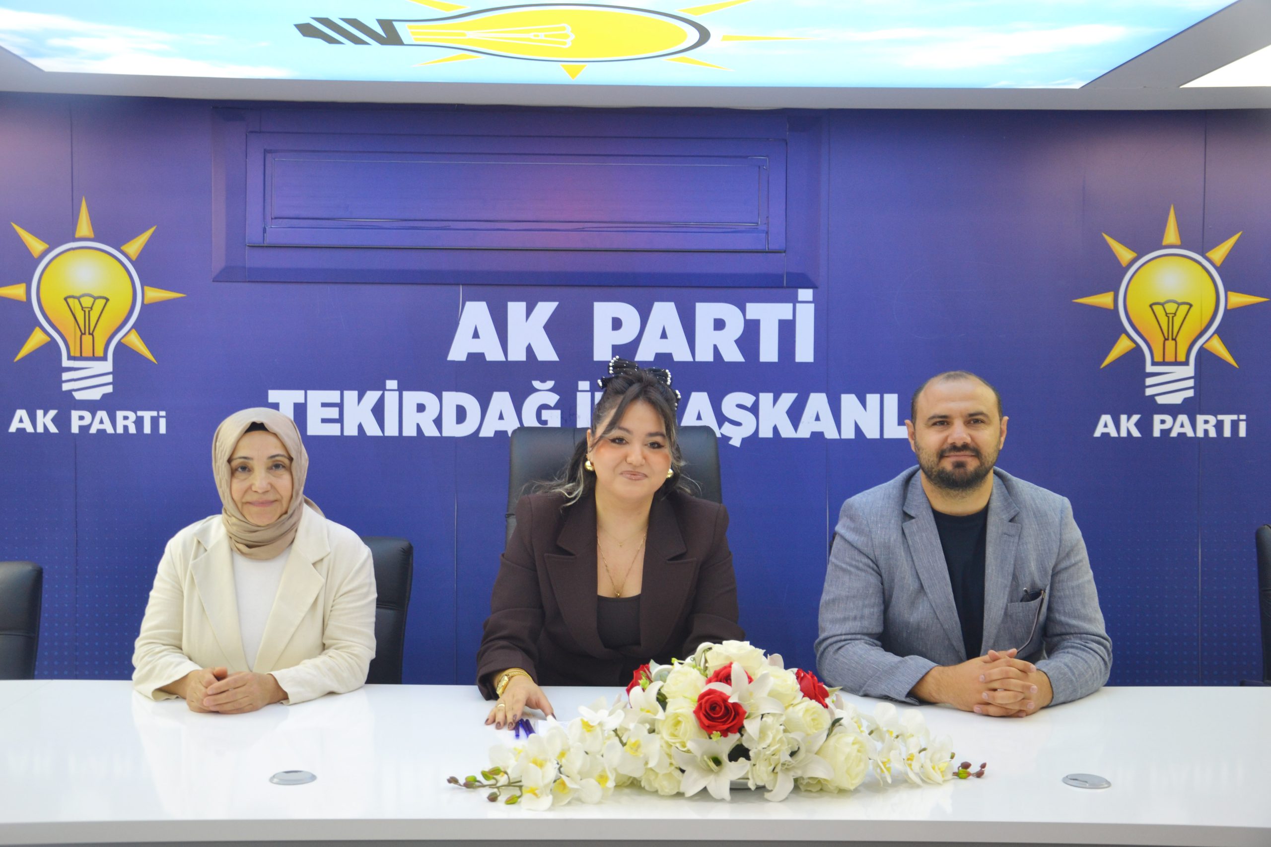 “DEMOKRASİYİ SAVUNMAKTAN VAZGEÇMEYECEĞİZ”