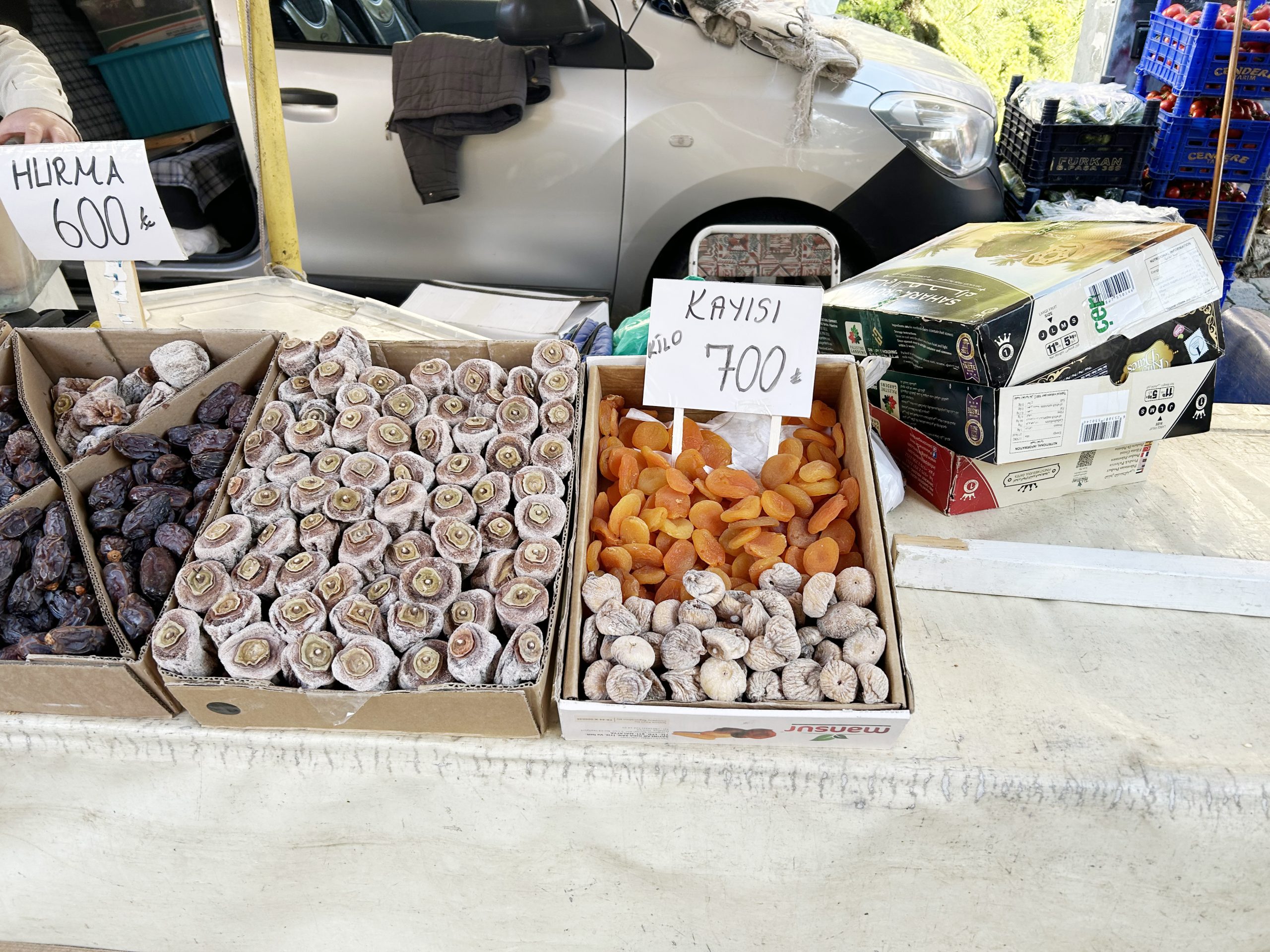 Hurma ve kuru kayısı cep yakıyor