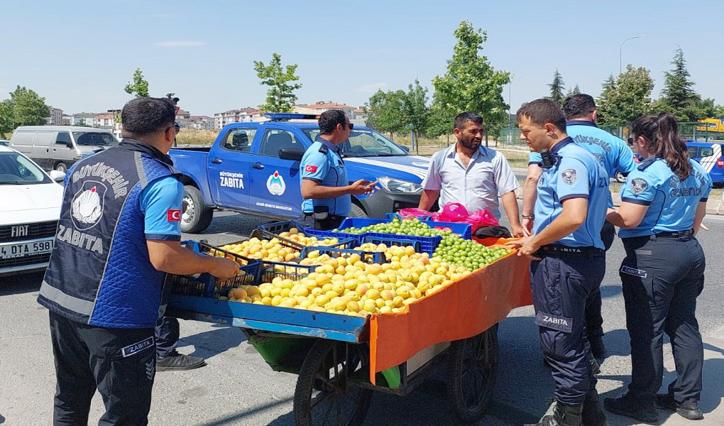 Seyyar satıcılar her yerdeydi…