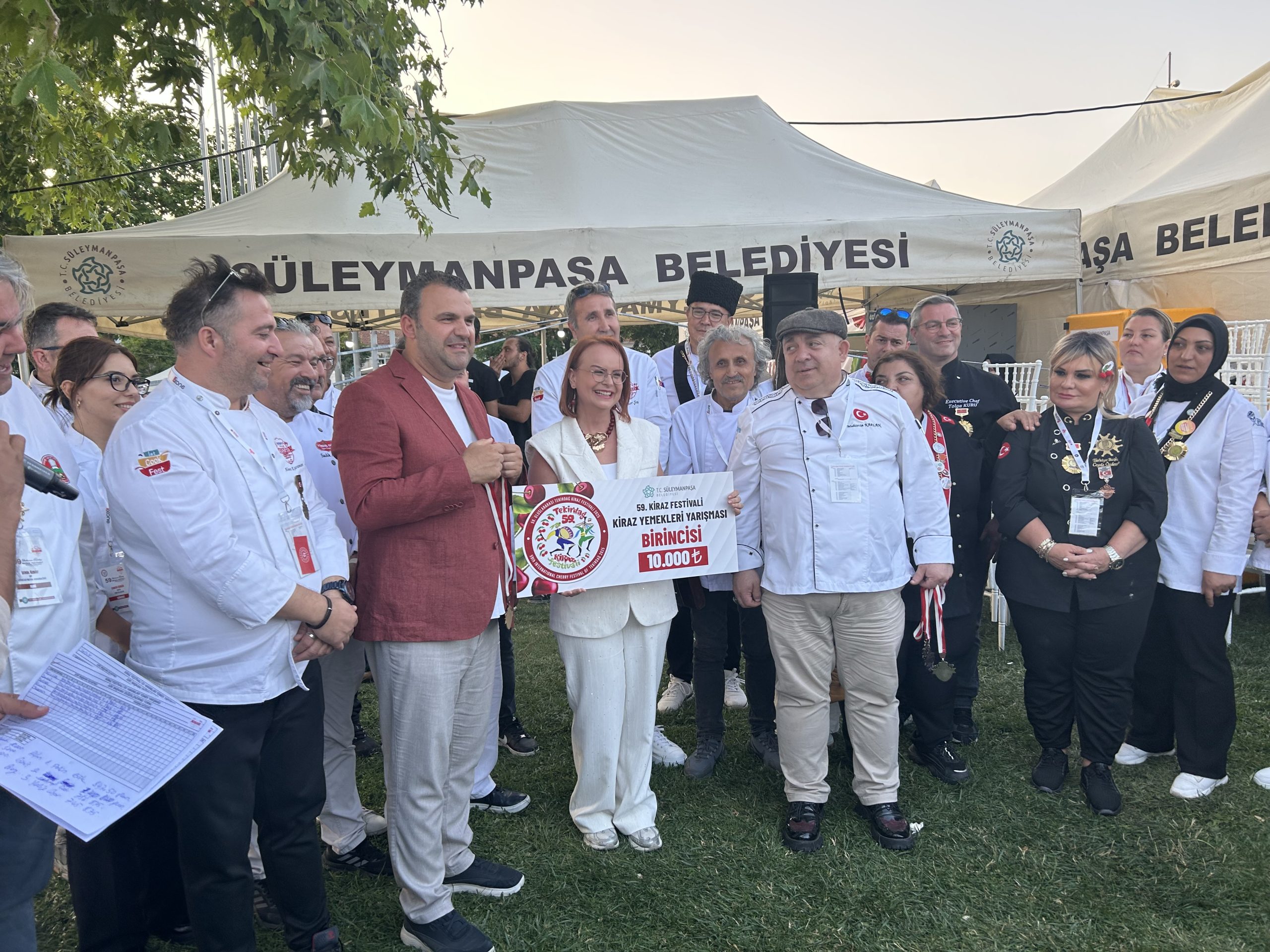 Kiraz yemekleri ile yarıştılar