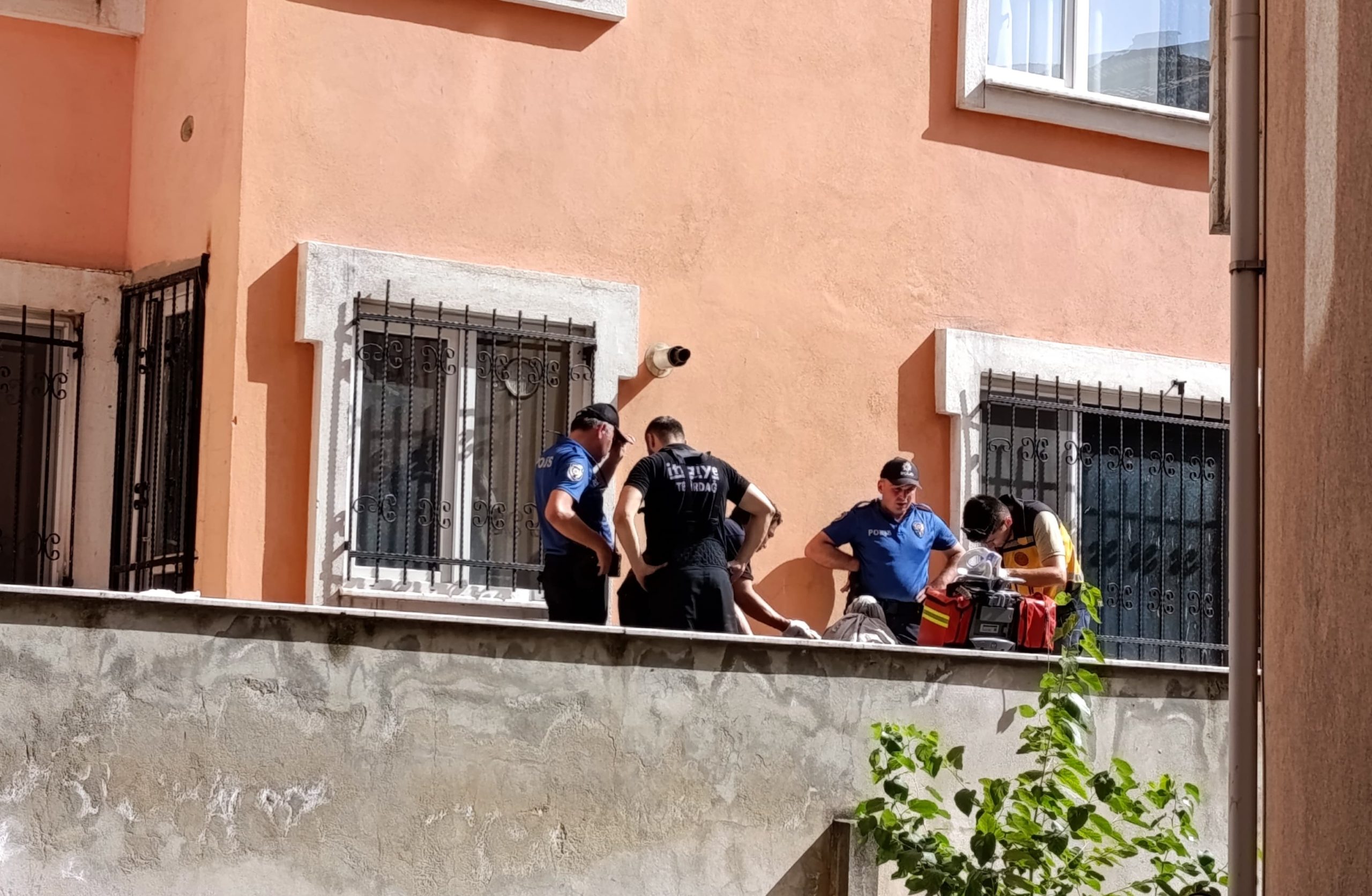 5. kattan düşen kişi hayatını kaybetti