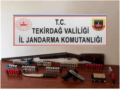 Ruhsatsız silah ele geçirildi