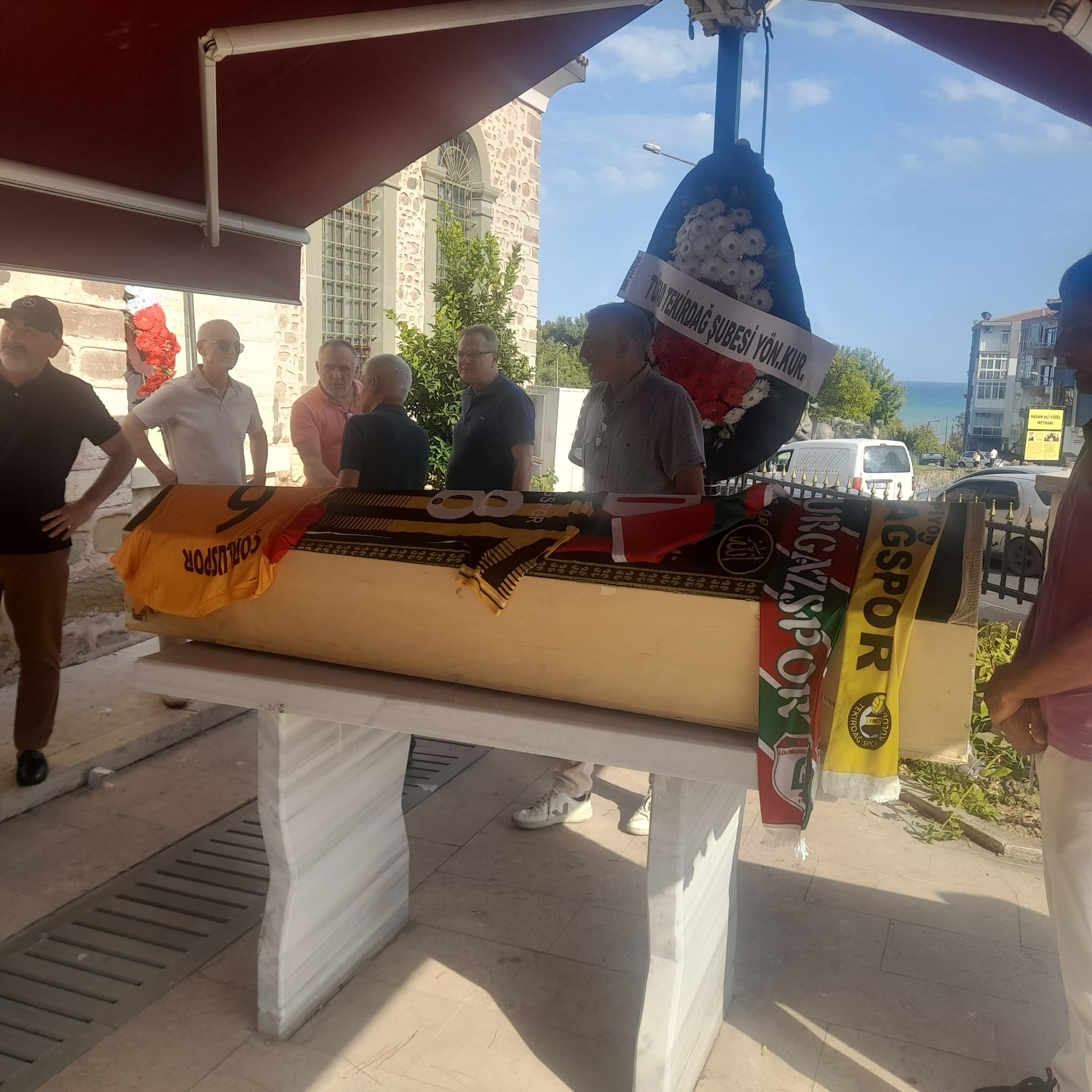 Naci Tolun defnedildi