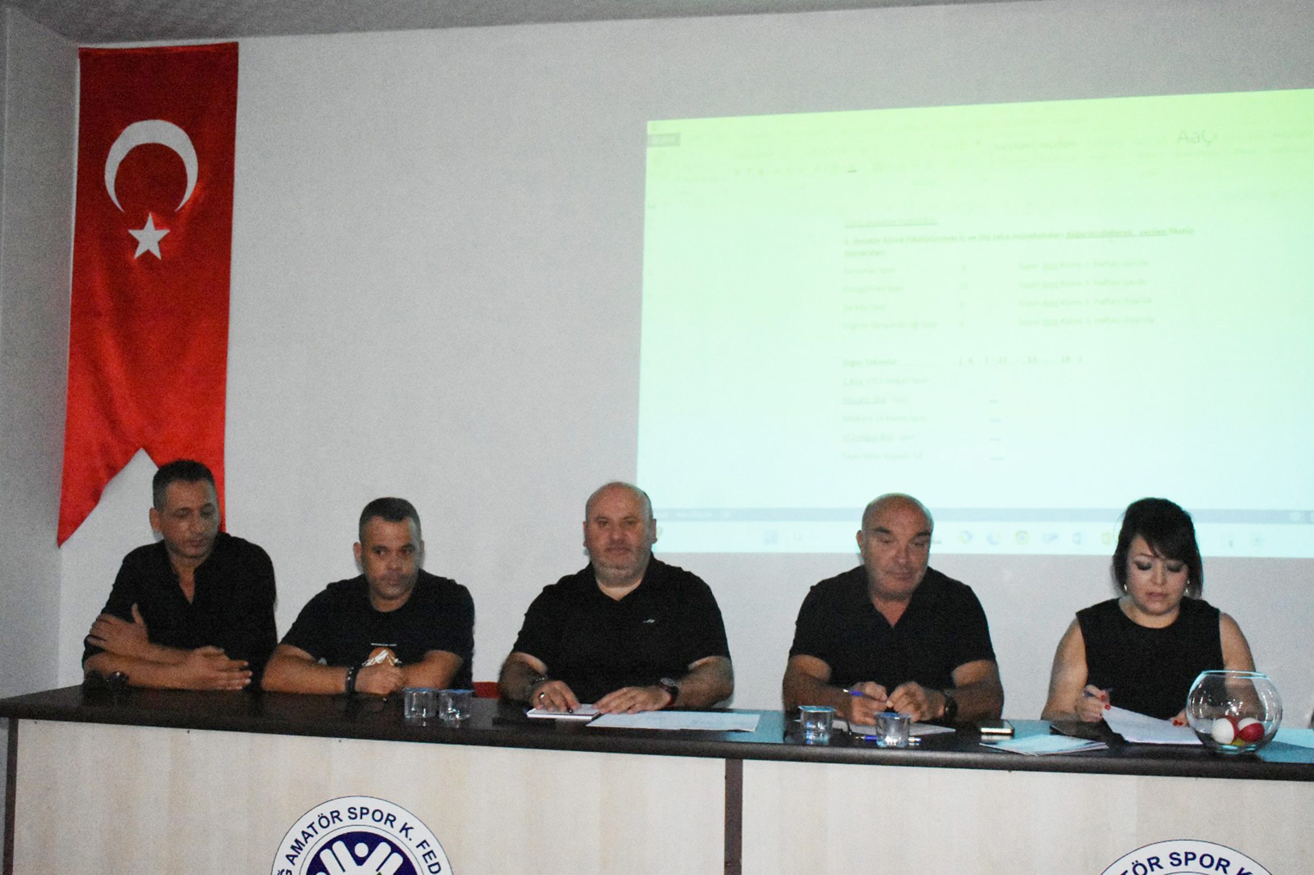 BÜYÜKŞEHİRDEN KULÜPLERE DESTEK