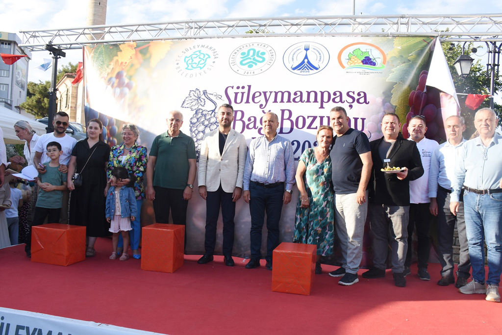 Bağ bozumu şenliği meydan da mı olur?