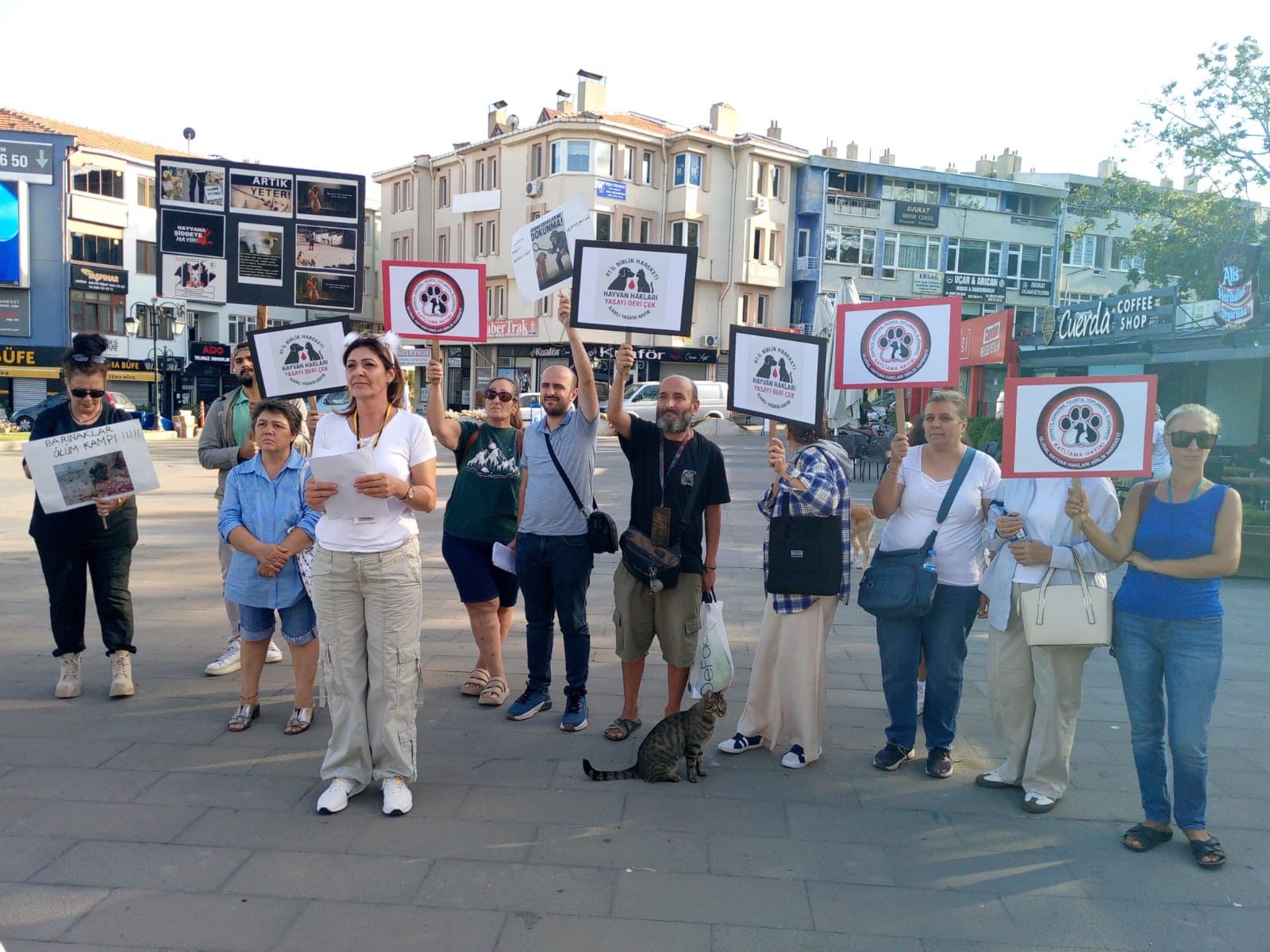 “Hayvanların yaşam hakkını korumalıyız”