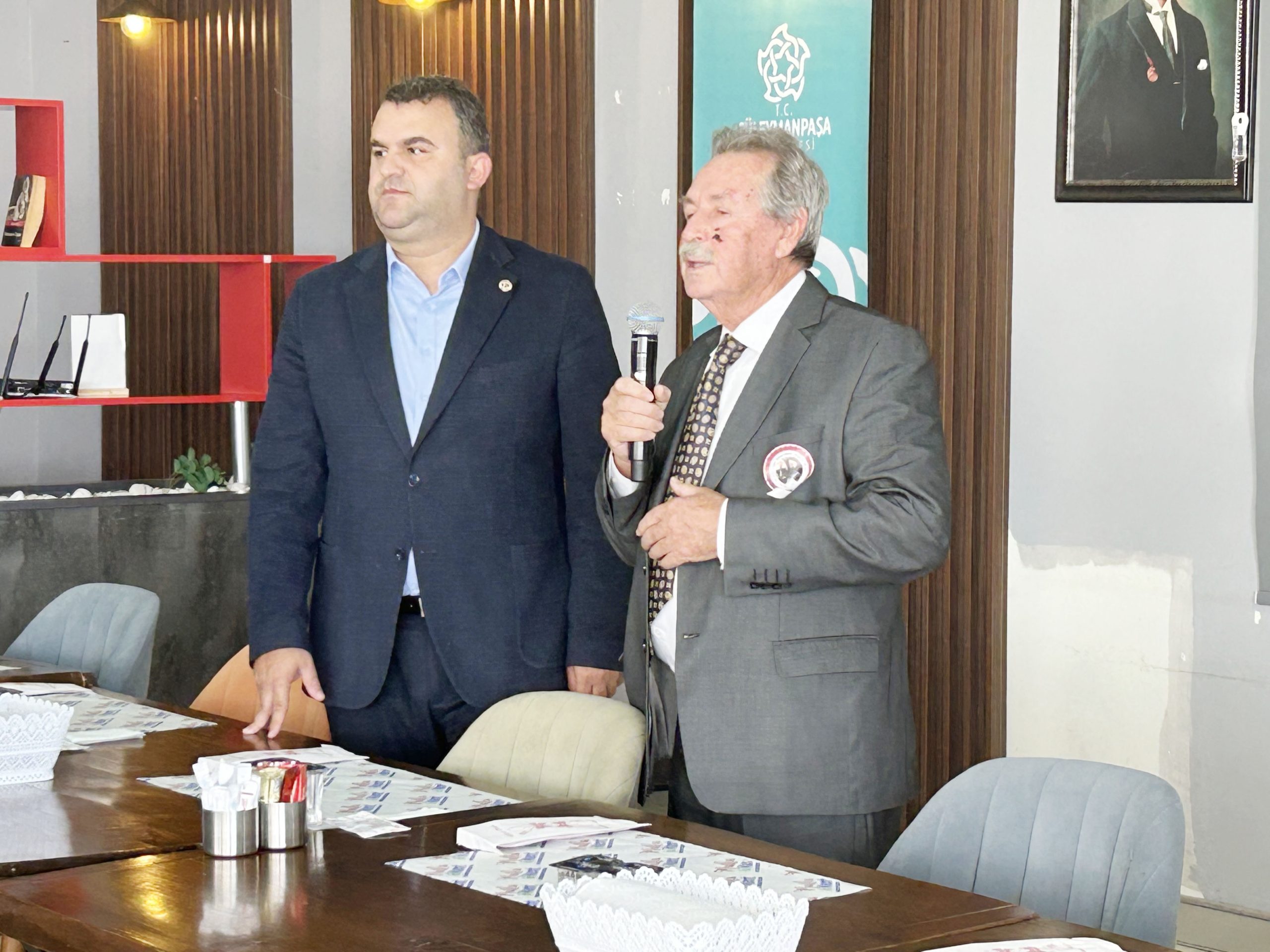 Nallar’dan emekli öğretmenlere destek