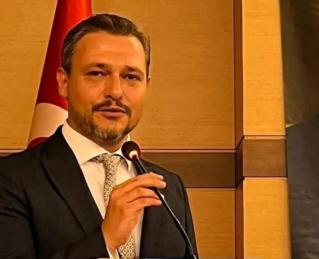 “Atatürk’ün fotoğrafı, kimleri rahatsız ediyor?”
