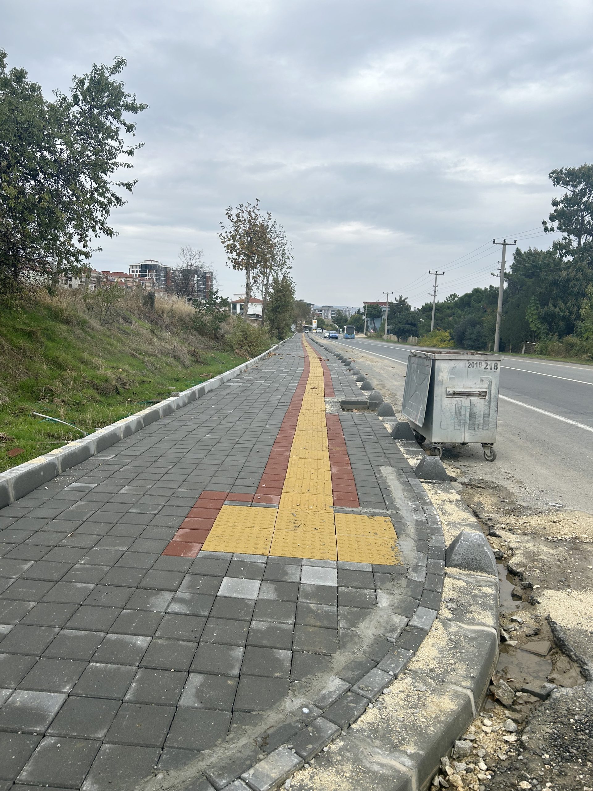 Kaldırım çalışması hızla sürüyor
