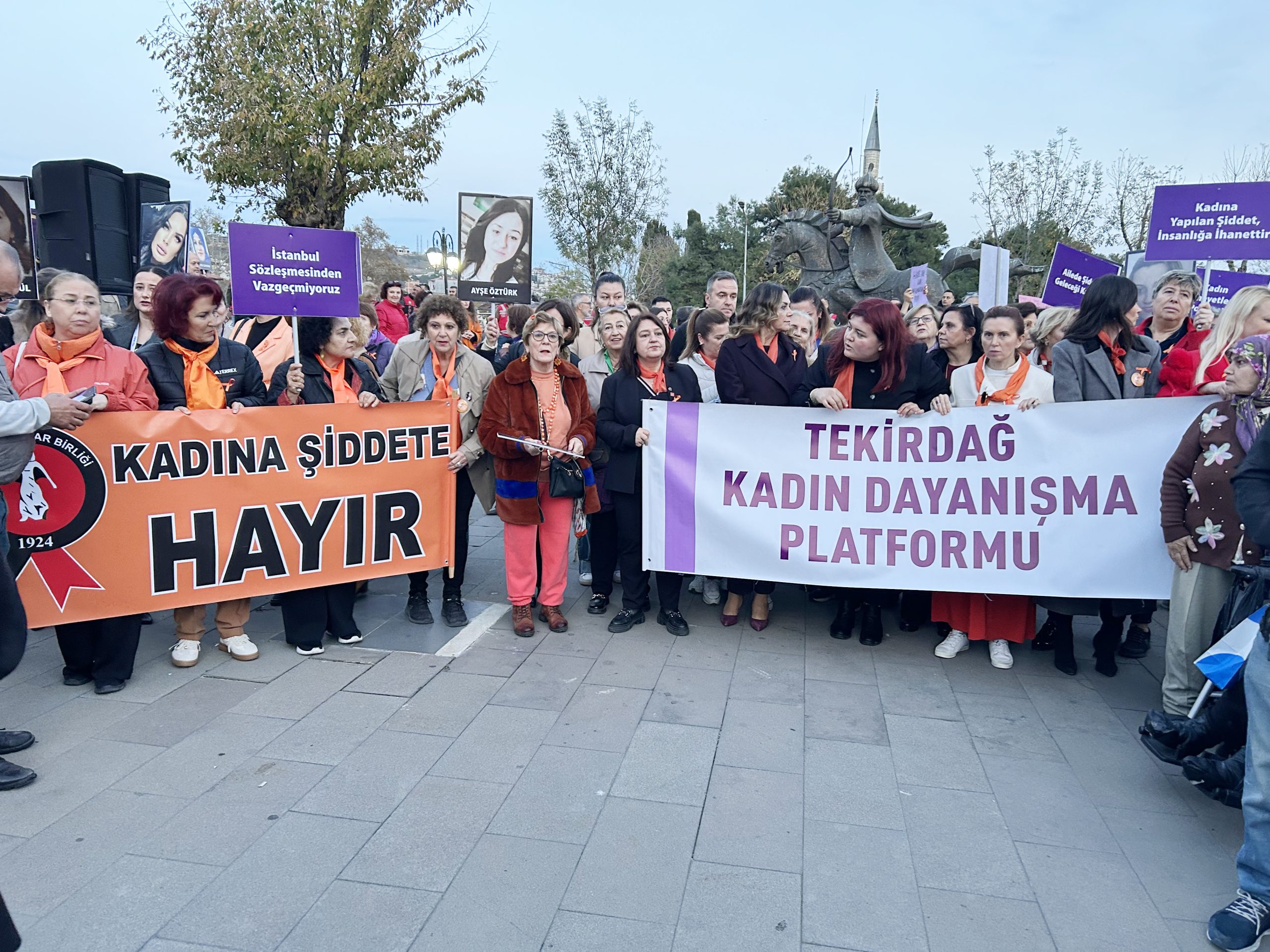 “Susmuyoruz! Korkmuyoruz! İtaat etmiyoruz!”