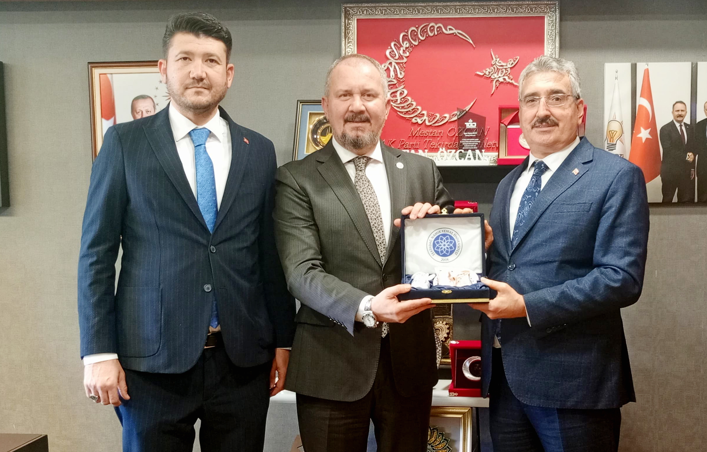 Üniversitenin projelerine destek istedi