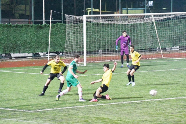 Sağlamtaşspor, zirveden inmiyor