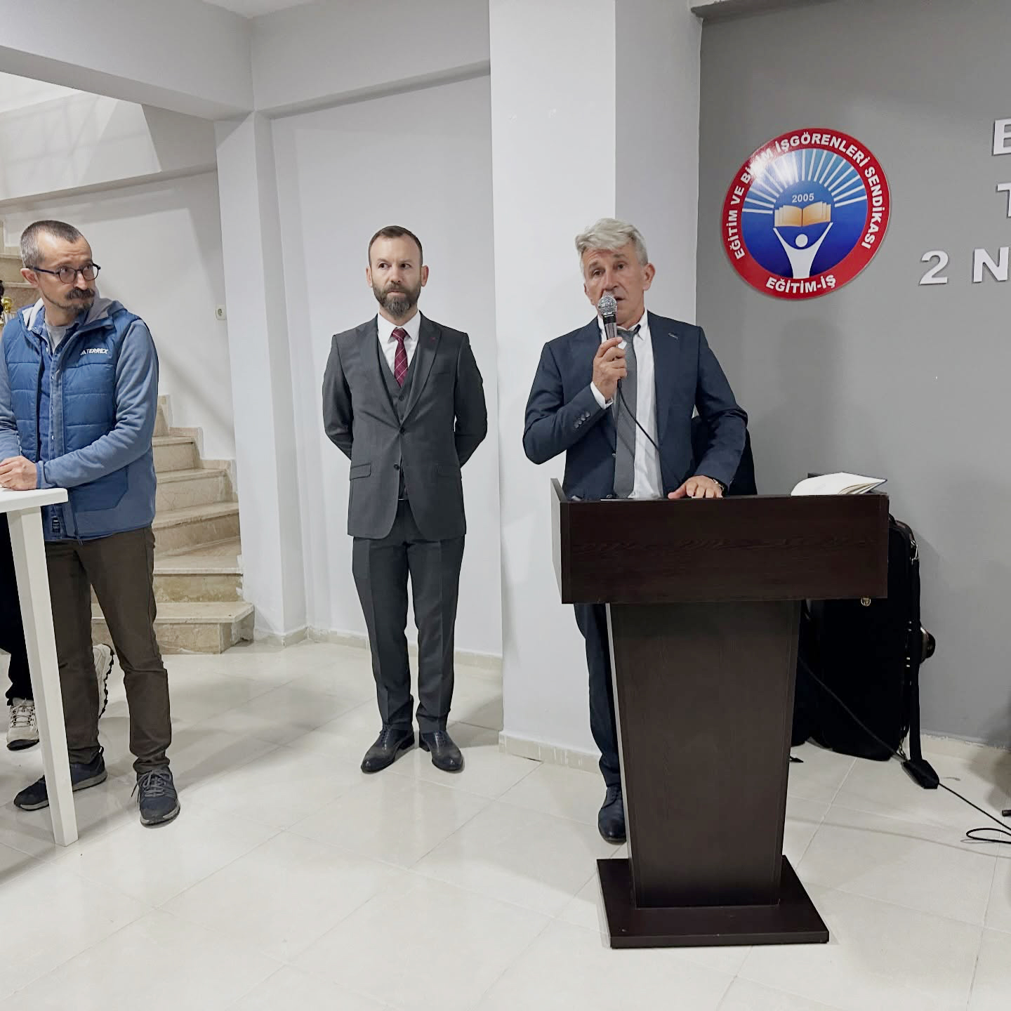 OKULDA AÇILAN PANKARTA SORUŞTURMA