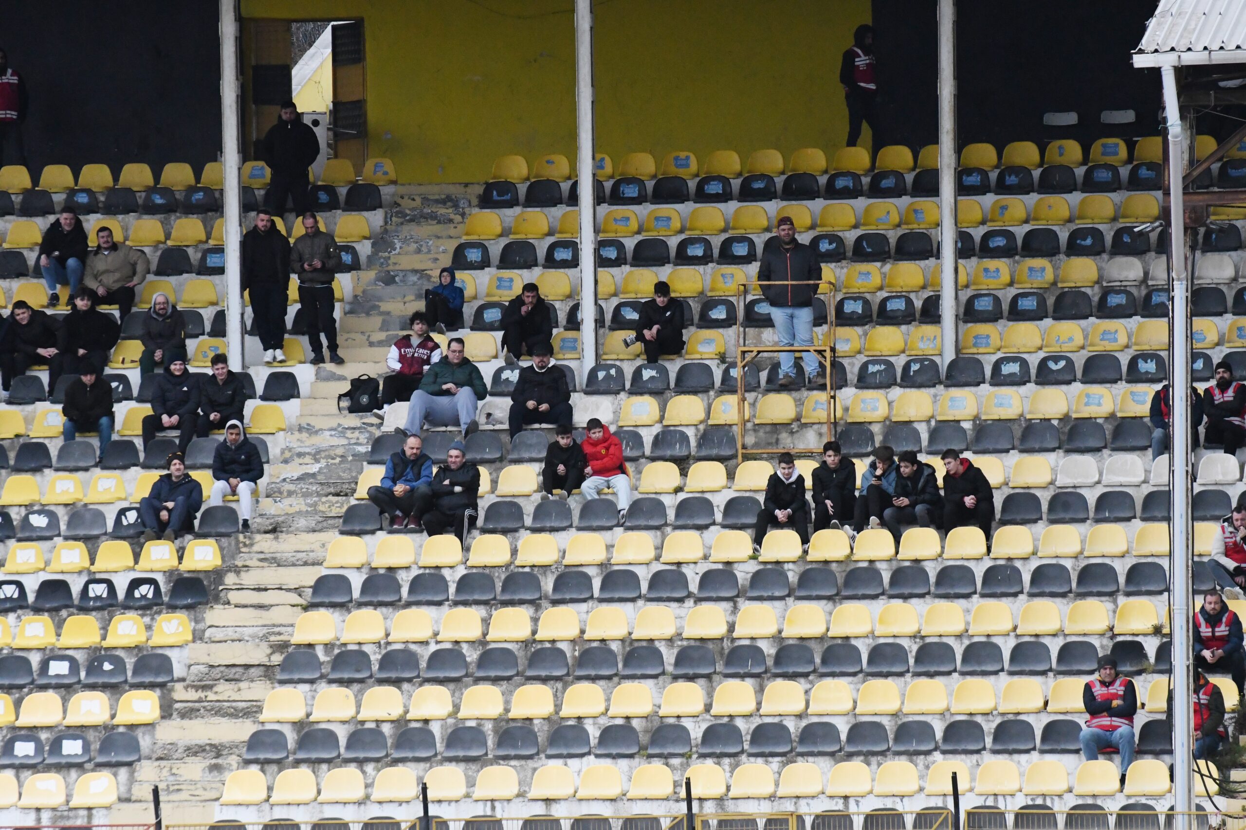 Tribünler boş kaldı