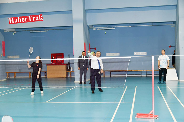 Validen sporculara tebrik