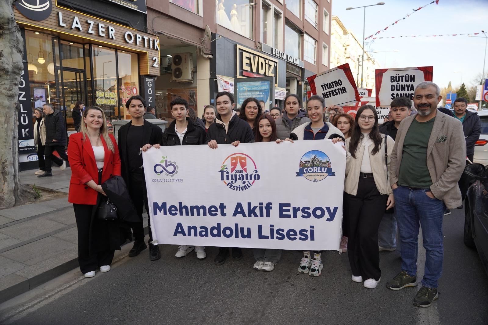 Çorlu Tiyatro Festivali Coşkuyla Başladı