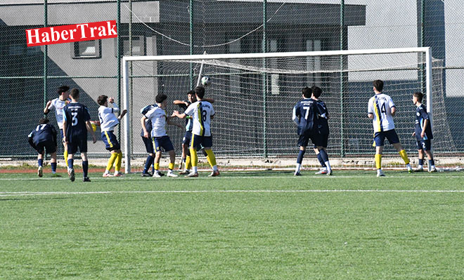 Şampiyonluk son haftaya kaldı