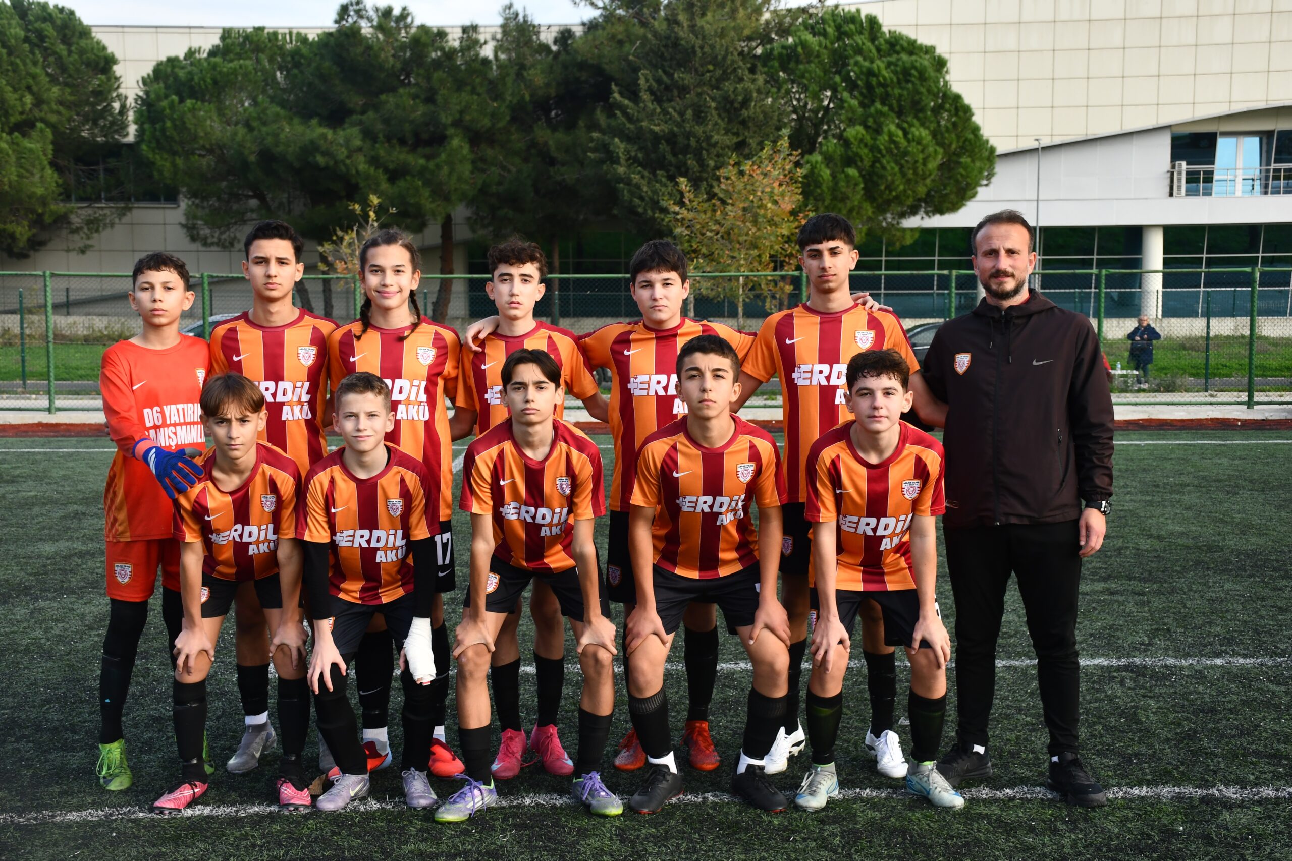 Aslan ilk maçını kazandı