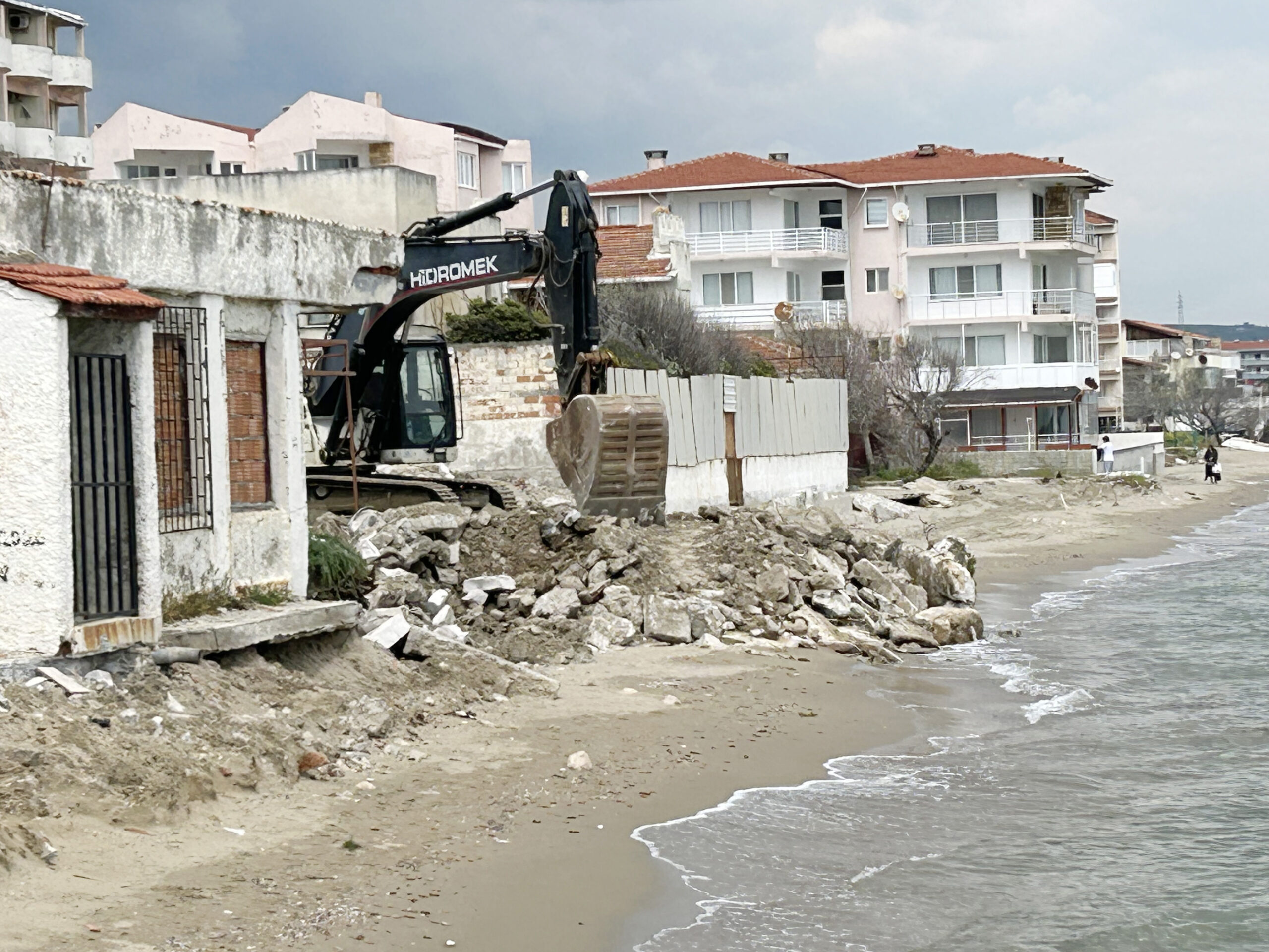 Kumbağ’da deniz kıyısı halka açılıyor