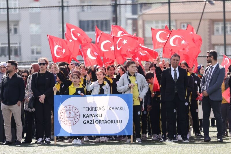 Dereceye giren öğrencilere ödülleri verildi
