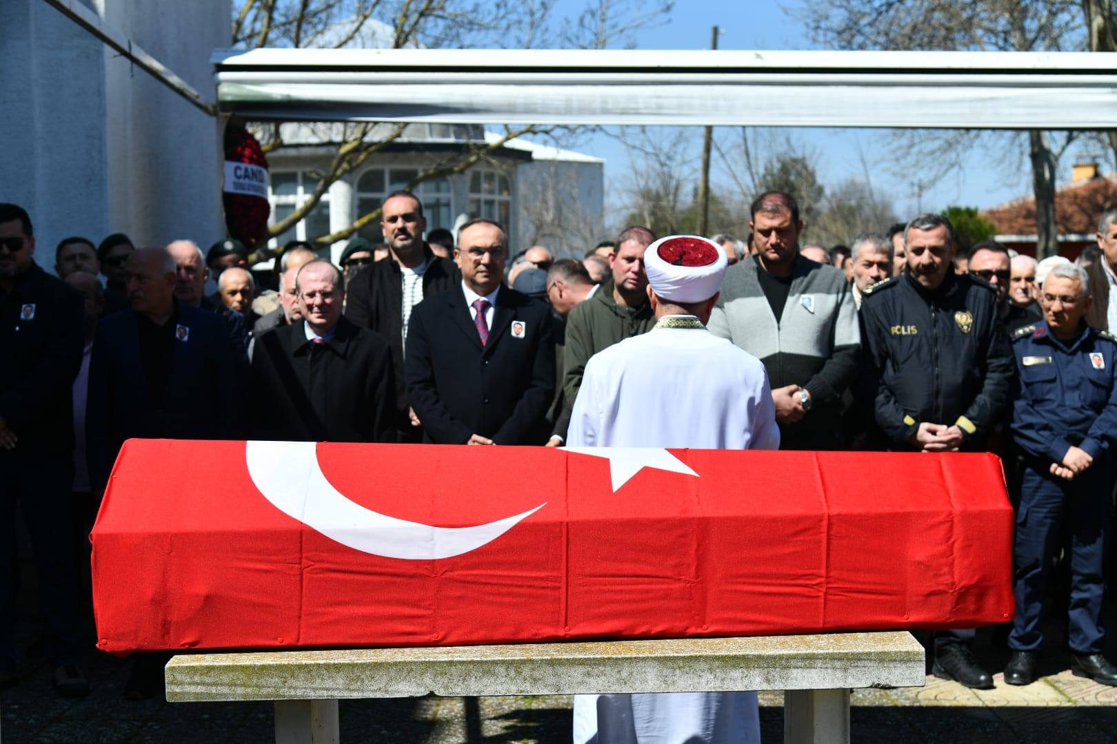 Son yolculuğuna uğurlandı