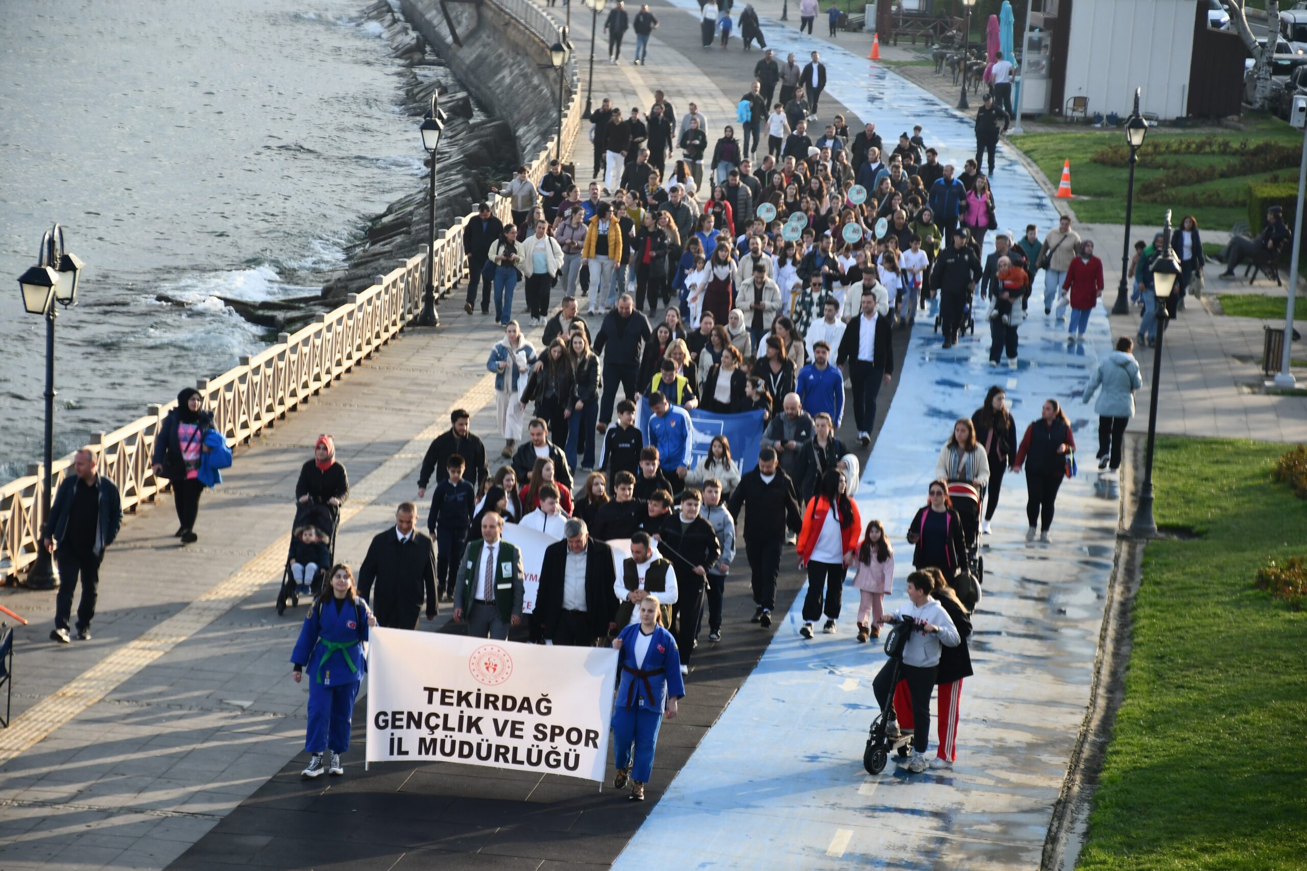 KOŞABİLİYORKEN KOŞ