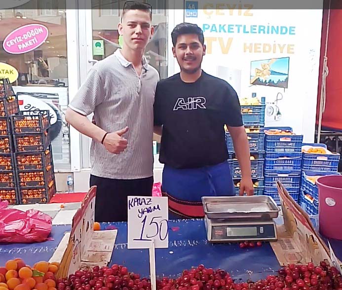 Kiraz tezgâhlarda yerini aldı