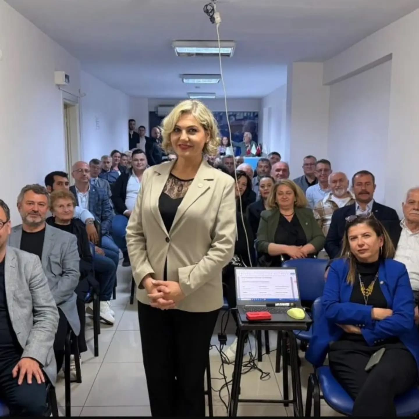 Parti içi eğitimler sürüyor