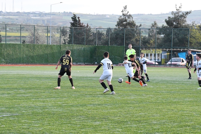 U-11 Minikler Şenliği’nde heyecan sürüyor