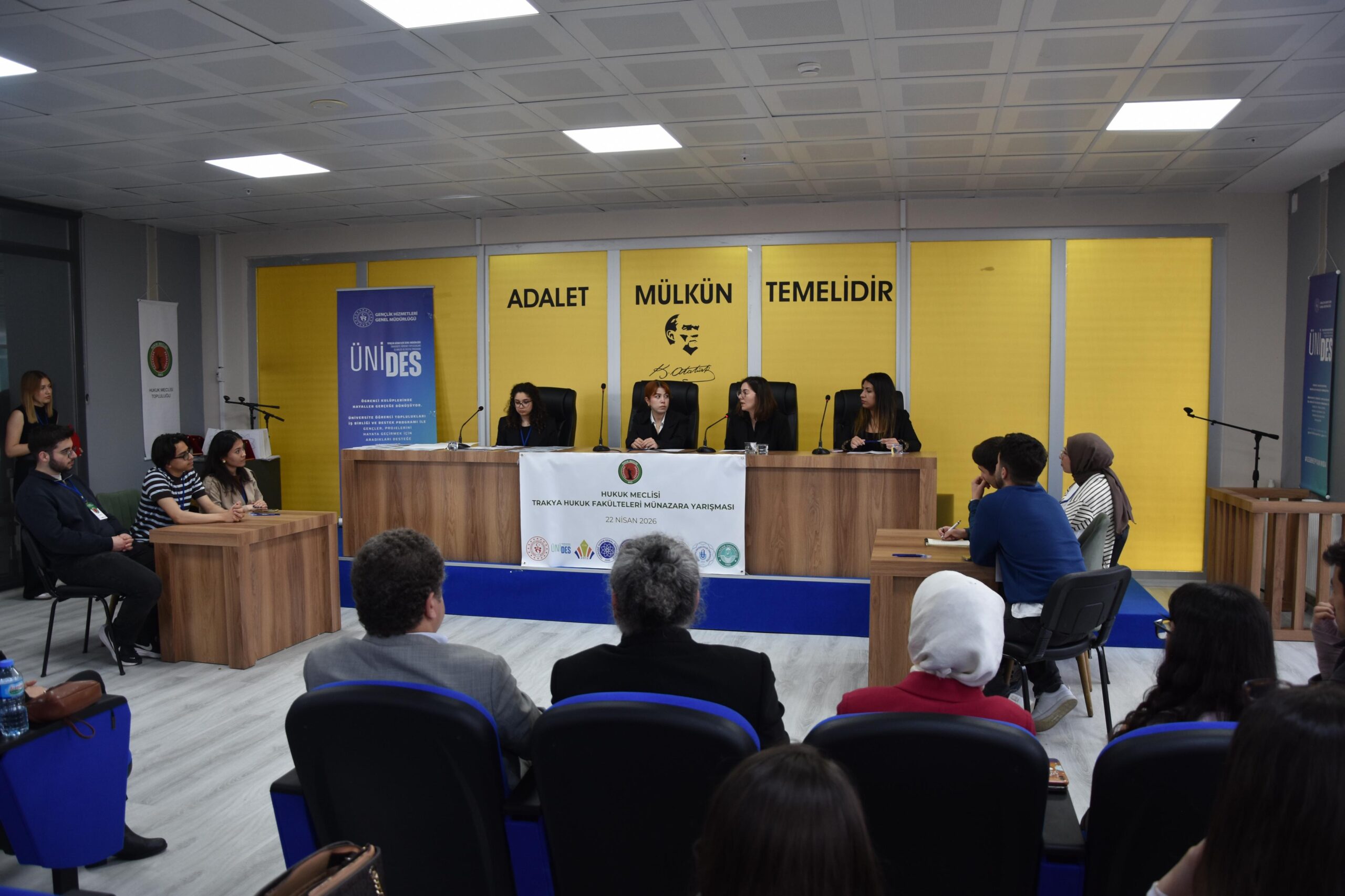 Hukuk Fakülteleri münazarada yarıştı