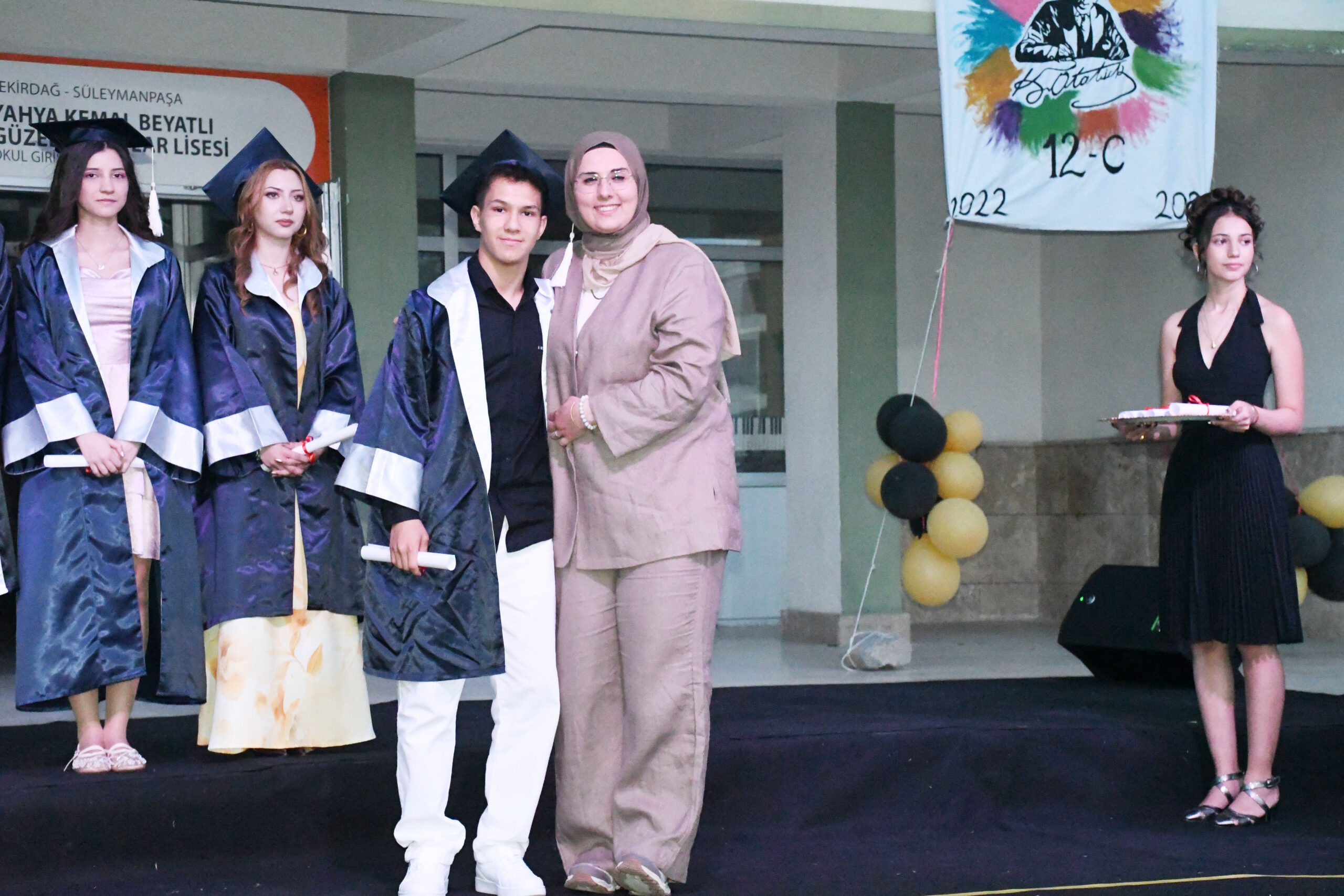 Güzel Sanatlar Lisesi’nde Mezuniyet Coşkusu