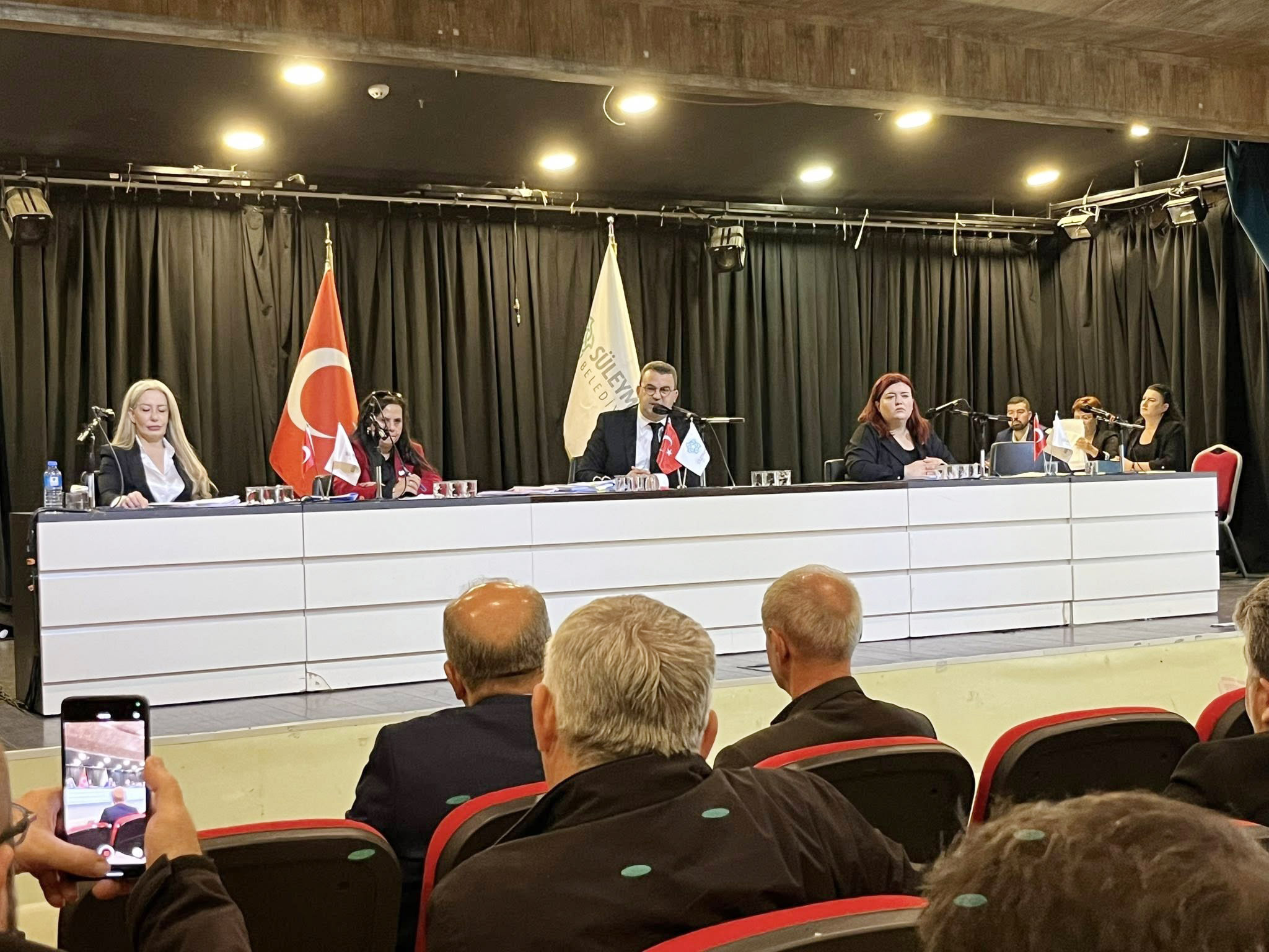 Meclis üyeleri yurtdışında gezecek