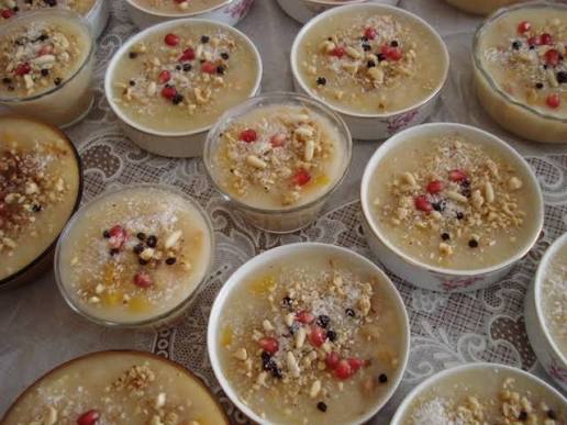 Vatandaşlara Aşure İkram Edildi