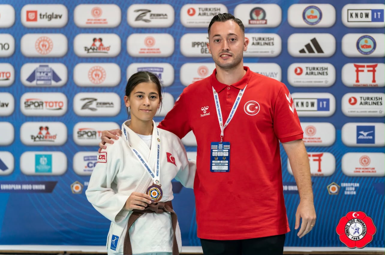 Avrupa Üçüncüsü Oldu