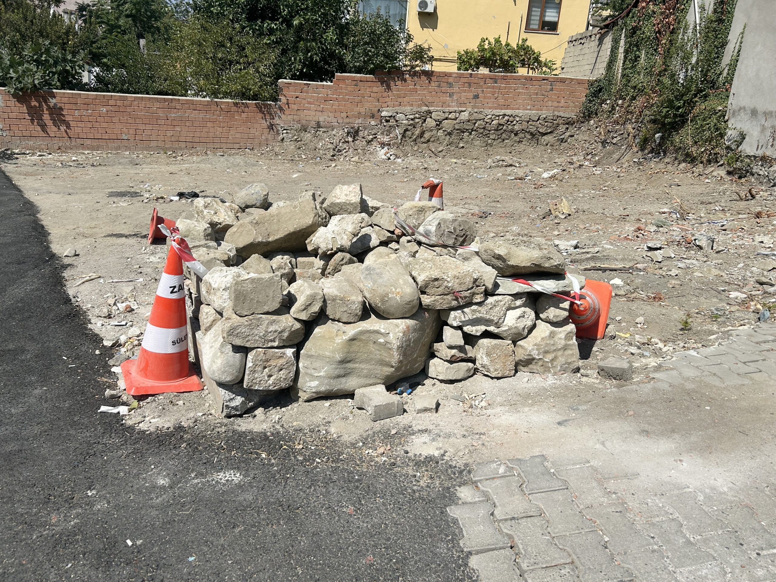 Tarihi Çeşmede Tahribat