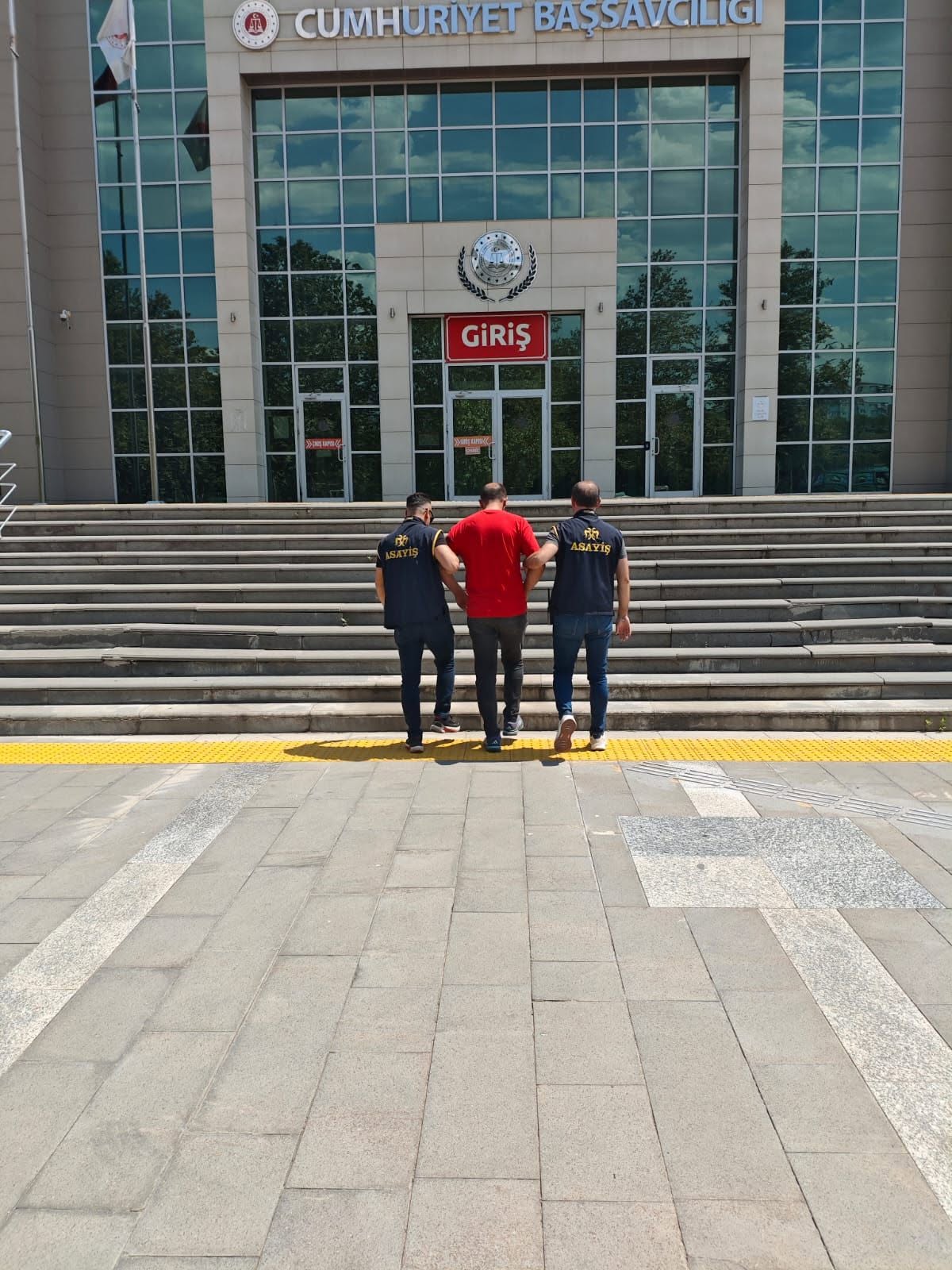 Aranan 74 Şahıs yakalandı