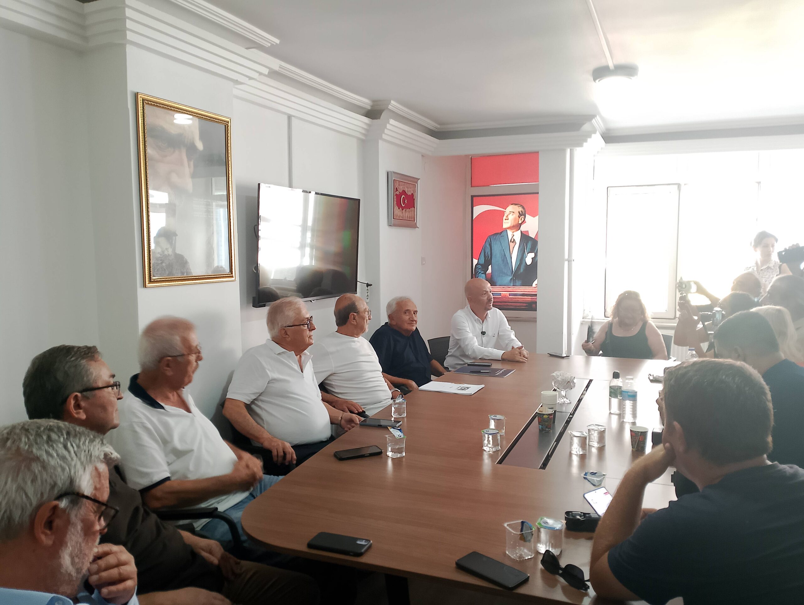 ‘Yeni Parti’yi destekliyoruz’