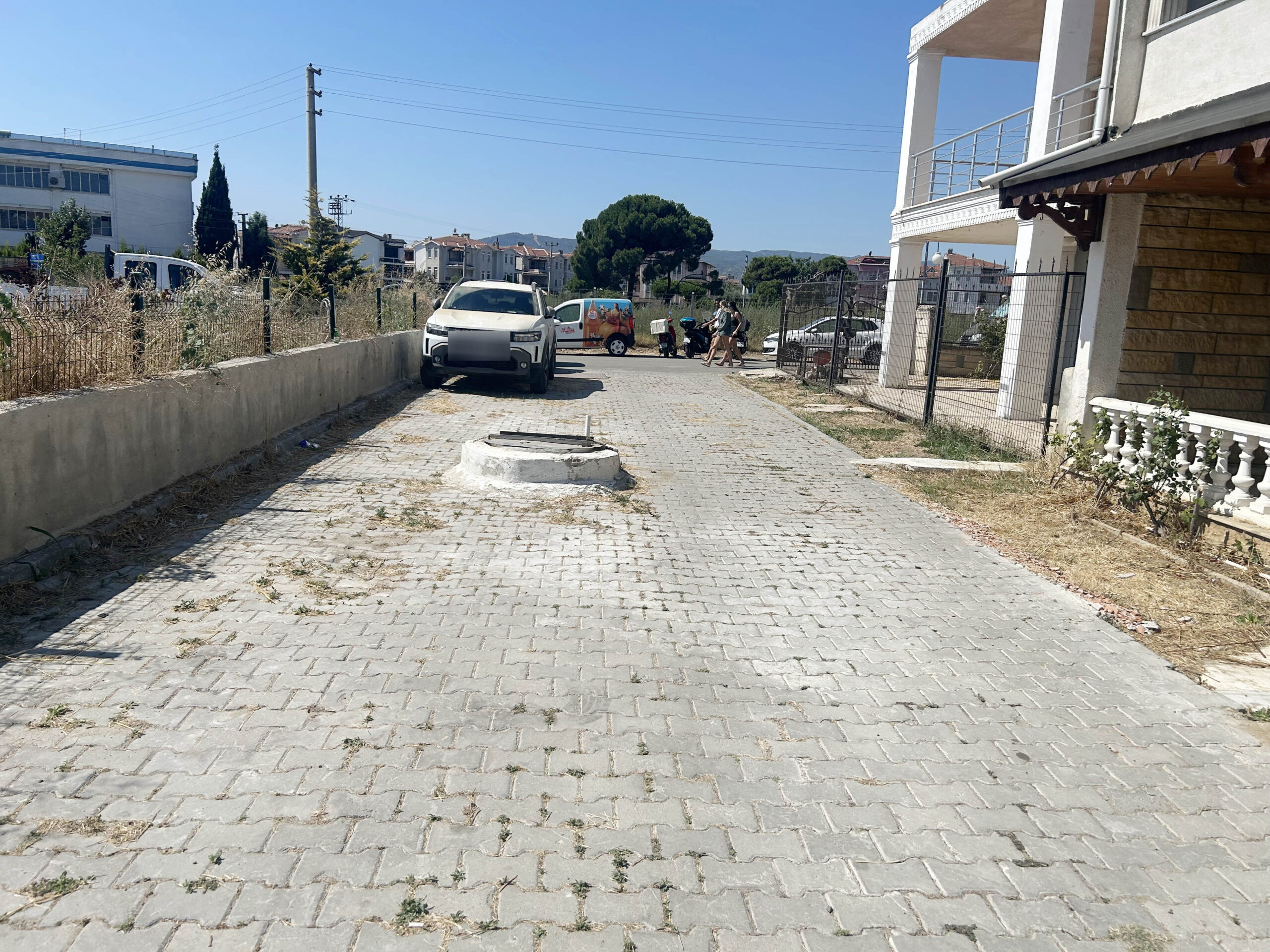 Yolun ortasında kuyu tehlikesi