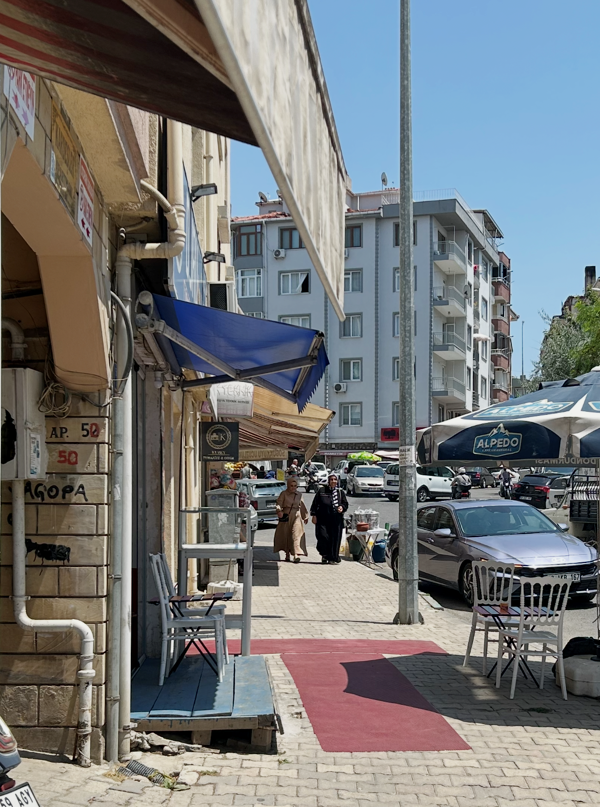 Kumbağ’da yol işgal edildi