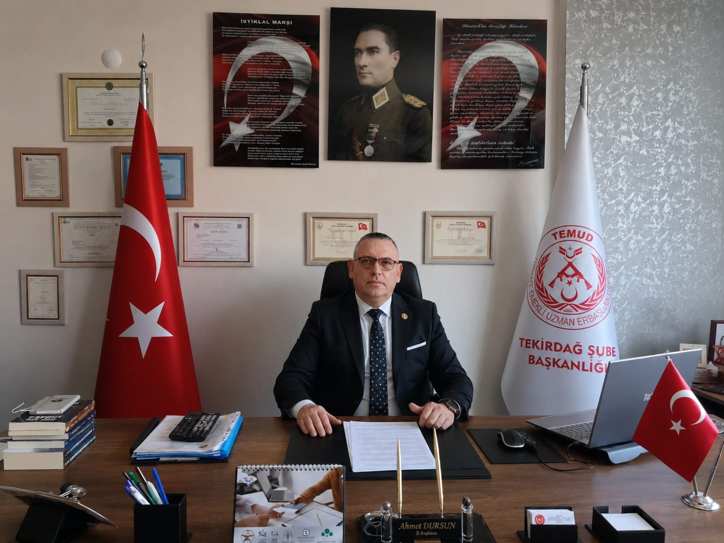 Kahramanlar Hak Arayışında