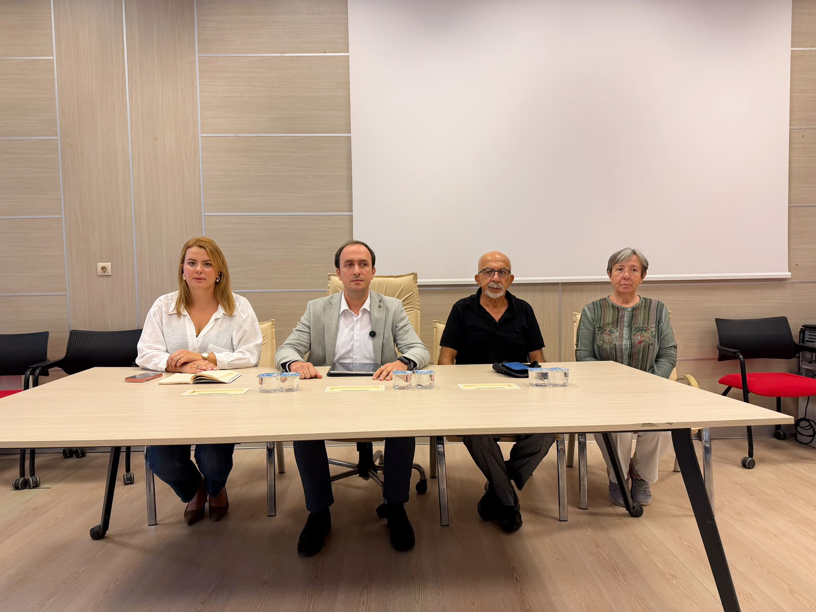 ‘MESLEK ÖRGÜTLERİ GÜÇLENMELİ’