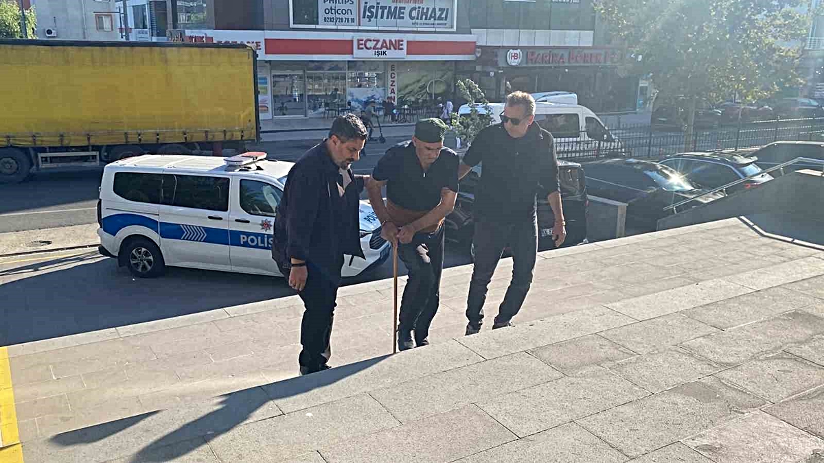 Tekirdağ’da karısını bıçaklayarak öldürdüğü iddia edilen kişi tutuklandı