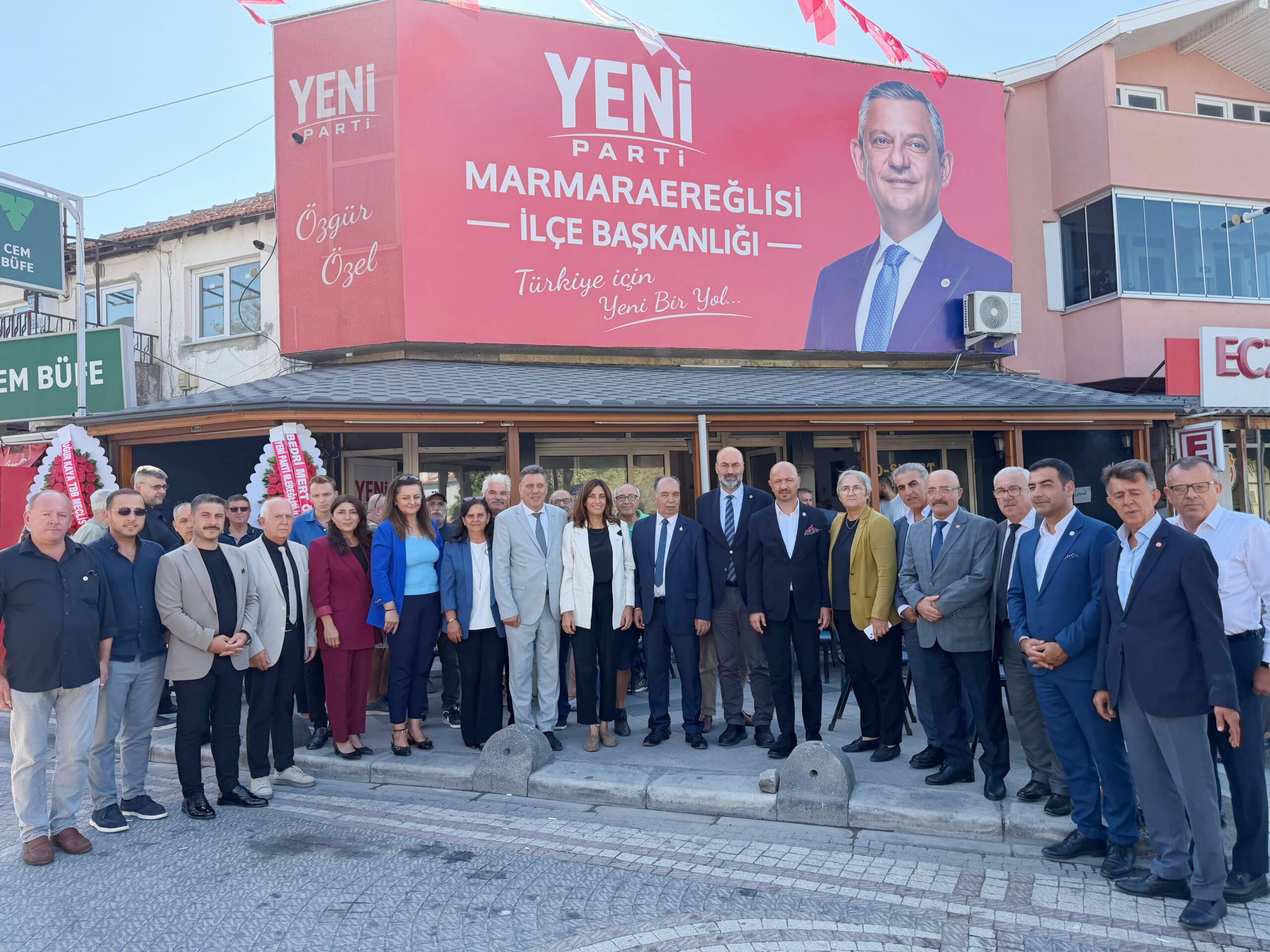 İlçe başkanlığı törenle açıldı