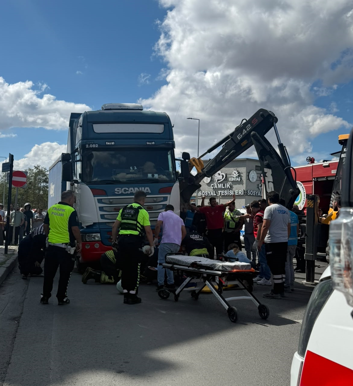 Kapaklı’da tırın çarptığı kadın ağır yaralandı