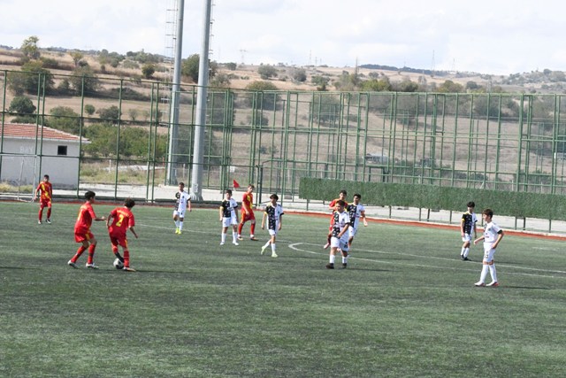 Hayrabolu Belediyespor, gol oldu yağdı